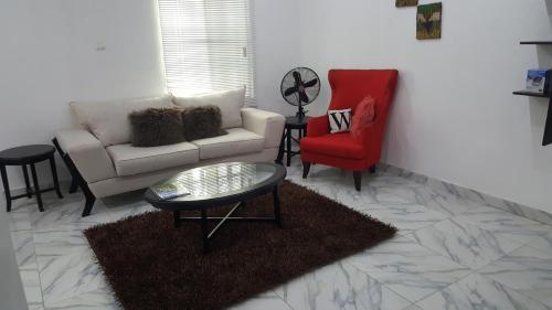 Large 1 Bedroom Apartment On The Gound Floor, Lekki