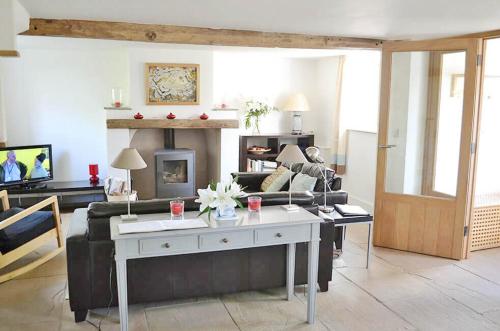 Hampton Wafre Cottage - main image