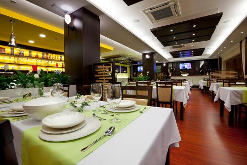 Restaurante, Hotel Viktor in Bratislava