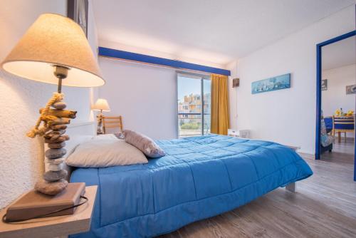 1 double bed, 2 bunk beds, 1 sofa bed