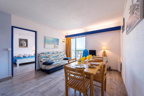 Apartment (5-6 Adults) - Pool or Sea Side