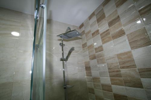 Apartamentos mirasierra plaza - image 6