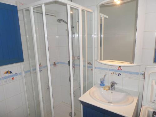NICE FLAT 50M BEACH & CENTER - image 13