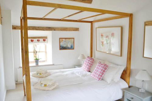 Hampton Wafre Cottage - image 12