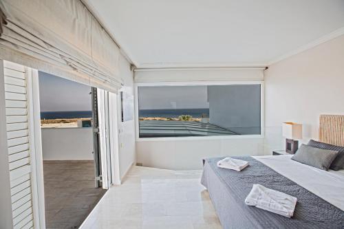 Leana Front Line Villa - main image
