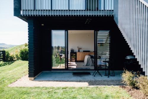 Black Estate B & B - Accommodation - Waipara