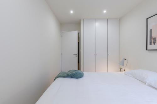 Domus 21 - Entreparedes