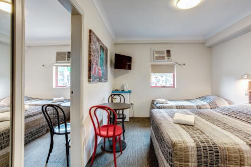 room detail thumbnail 2