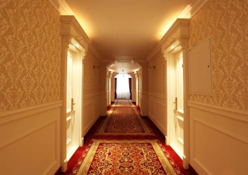 Royal Olympic Hotel - image 13