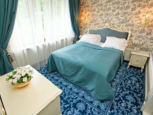 Royal Olympic Hotel - image 14