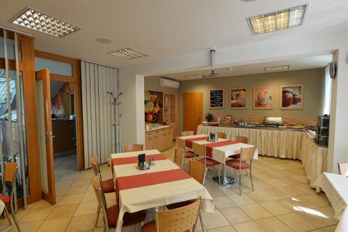 Hotel Vaka - image 11