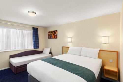 Days Inn Sutton Scotney South - main image