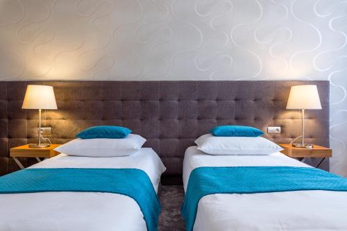 Hotel Patio - main image