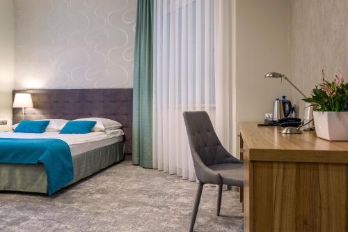 Tulip Hotels - Wroclaw Patio Room Type - Deluxe Room 1 Queen Bed
