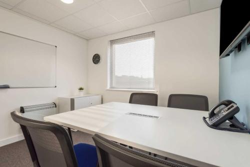 Days Inn Watford Gap - image 9
