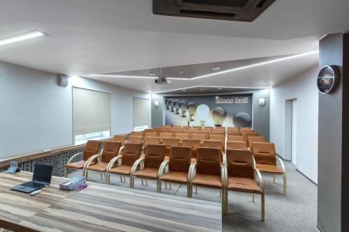 Kamarooms Business Hotel & Spa - image 6