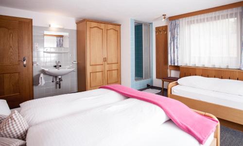 Apart Peter in Καπλ