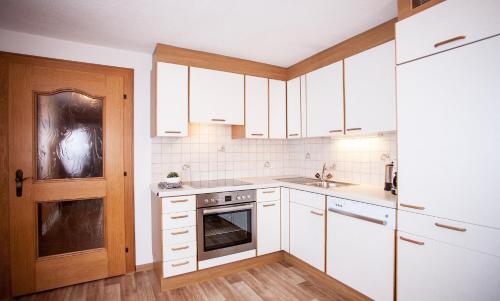 Apart Peter in Καπλ