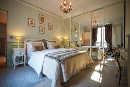 Chambre d hôte : Louvre Elegant Apt Suite BnB Arc de triomphe du Carrousel