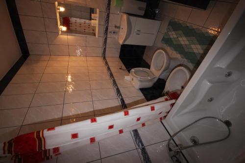 One-Bedroom Apartment image 8