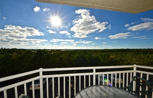 Sunrise Suites Cayo Coco Suite #208 - image 5