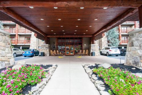Bearskin Lodge on the River 5