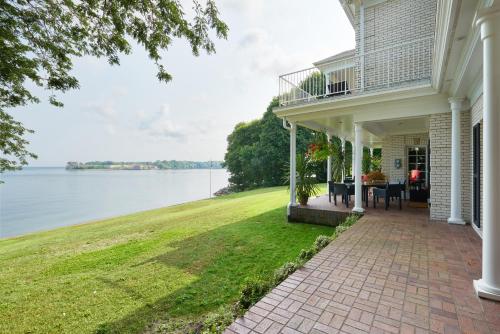 Kert, Somerset - A Private Retreat in Niagara Tó (ON)