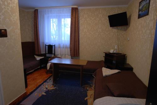 3 twin beds