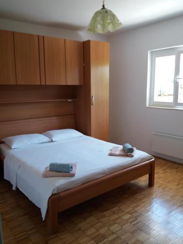 One-Bedroom Apartment image 7