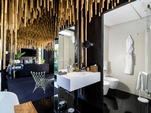 Donna Carmela Resort & Lodges in 阿奇雷亞萊