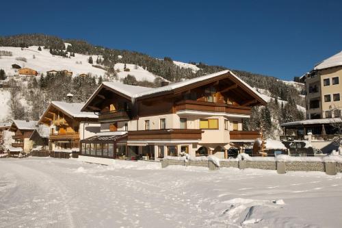 B&B Saalbach-Hinterglemm - Hotel Tristkogel - Bed and Breakfast Saalbach-Hinterglemm