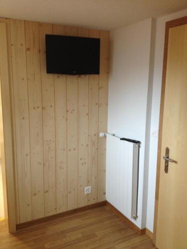 1 twin bed