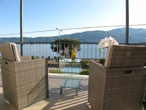  Appartamento Fronte Lago, Pension in Verbania