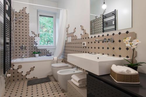 Mila Apartments Via Savona - image 6