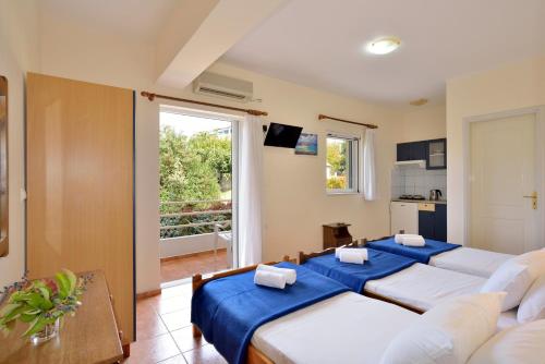  Katerina Rooms Agii Apostoloi, Pension in Kato Daratso