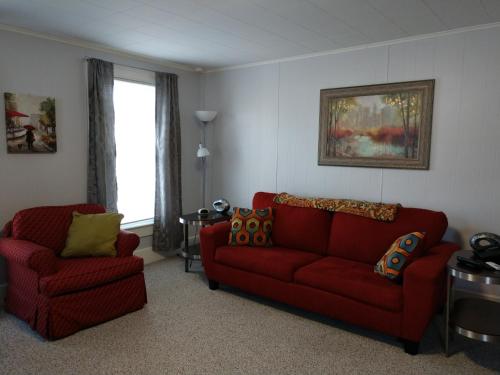 2 bedrooms, 5 beds