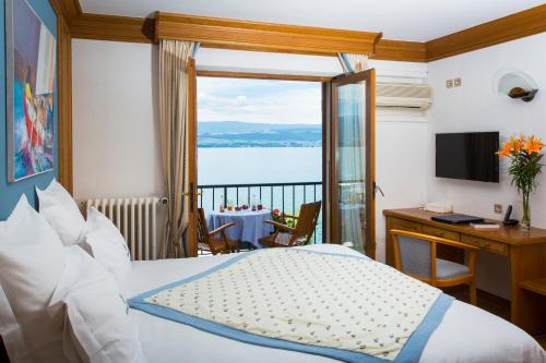 Superior Room with Lake View