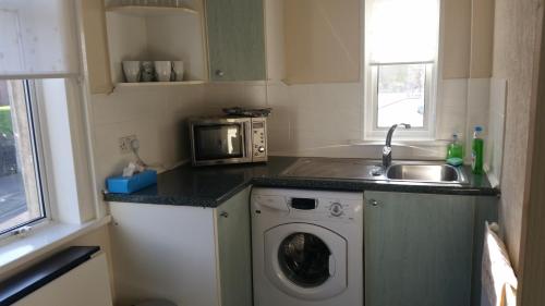 ห้องครัว, Dumfries Central apartment in บาวเนส
