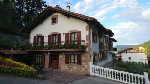 Bejárat, Bizentenea in Zugarramurdi