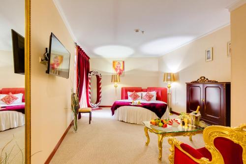 Kartmazovo House Hotel - image 3
