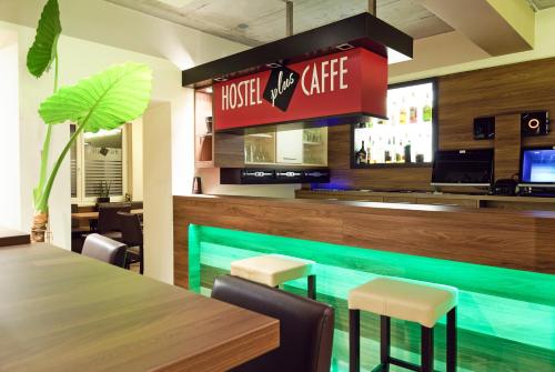 Hostel Plus Caffe - image 9
