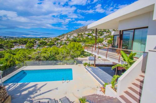 Laja - panoramic hillside holiday house in Moraira