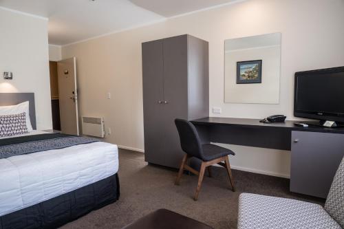West Plaza Hotel