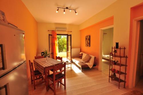 Laskaris Studios Stop at Laskaris Studios to discover the wonders of Corfu Island. The property has everything you need for a comfortable stay. Service-minded staff will welcome and guide you at Laskaris Studios. Some