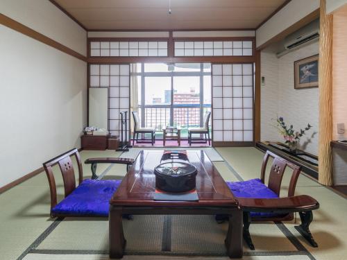 Japanese-Style Room - City View - Smoking