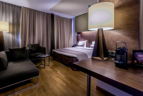 Dutch Design Hotel Artemis - image 9