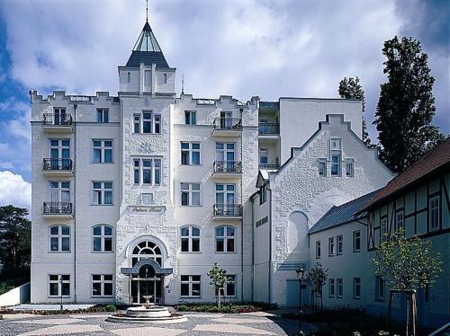 Usedom Palace - image 5