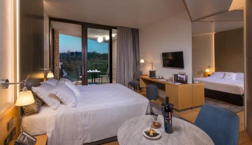 Deluxe Prestige Double or Twin Room