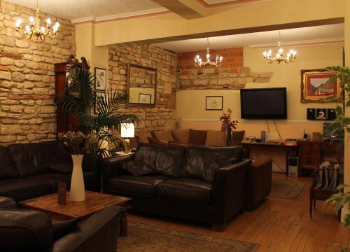 Bail House - image 7