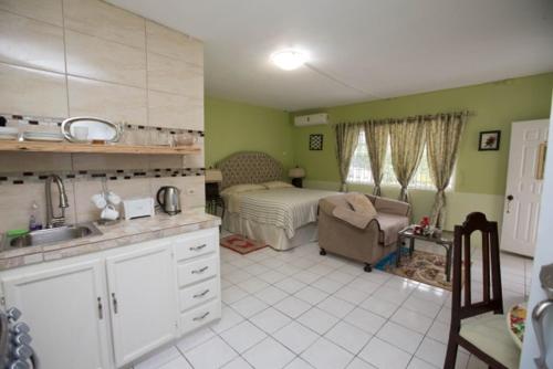 Lorenton Hideaway in Lucea